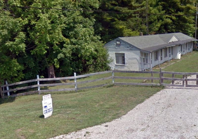 Deckerville Motel - 5362 Lakeshore Rd (newer photo)